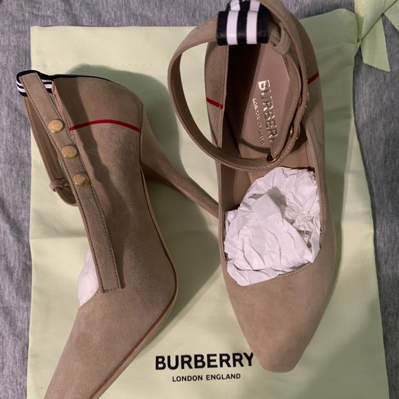 Burberry Suede Pumps - Picture 1 of 10